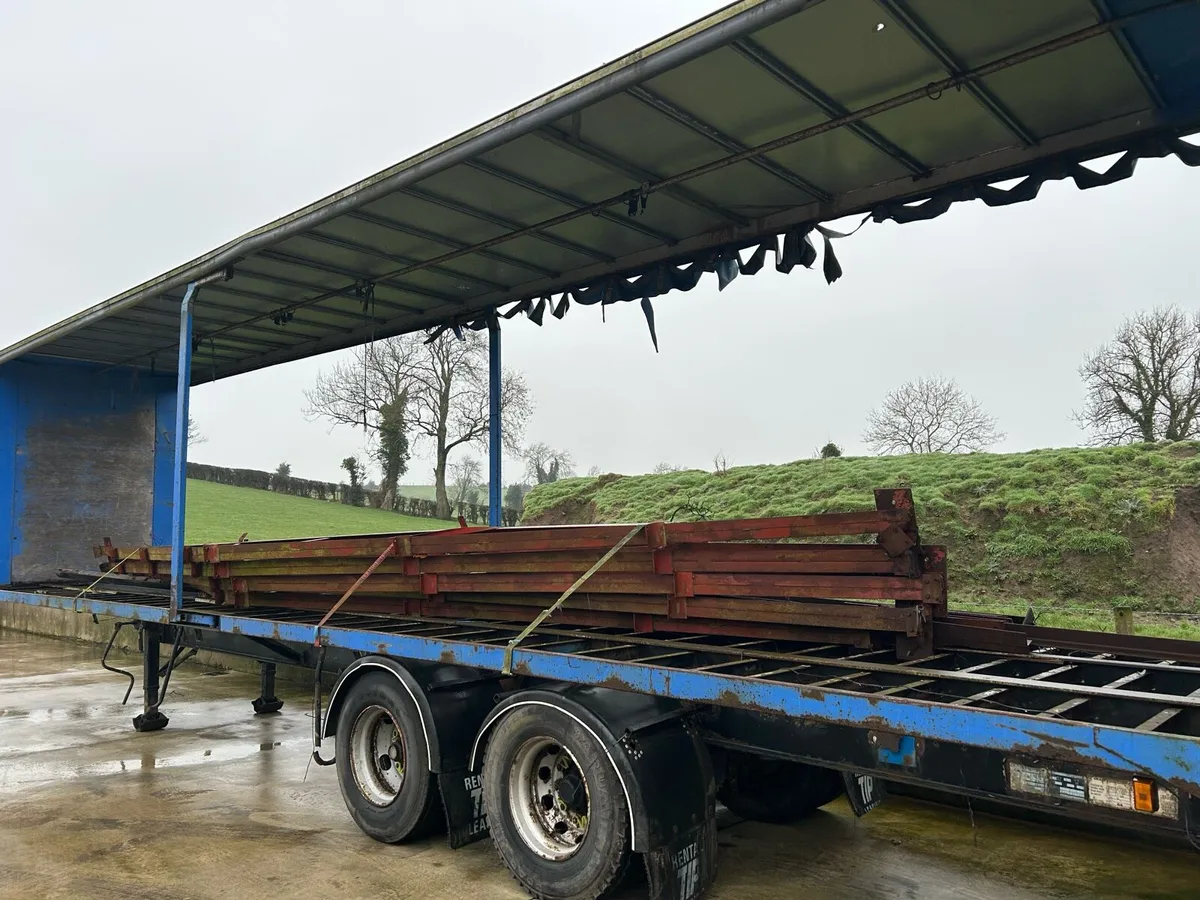 Roof trusses for shed  and trailer complete - Image 1