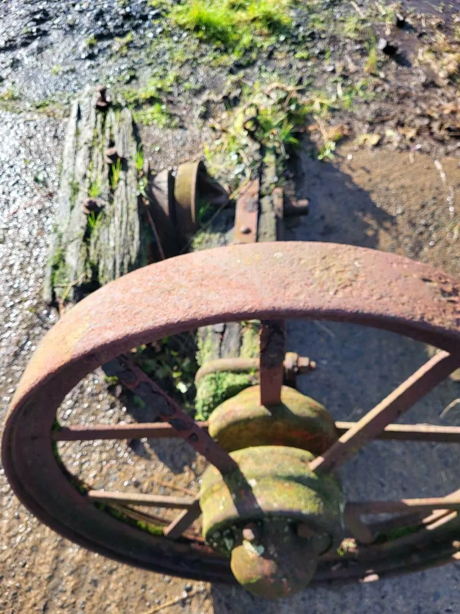 Vintage wheels - Image 1