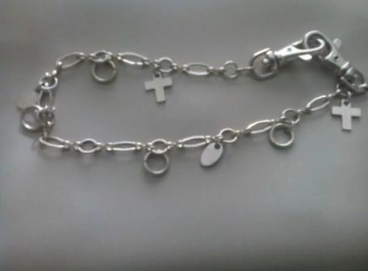 Choker Style Charm Necklace.