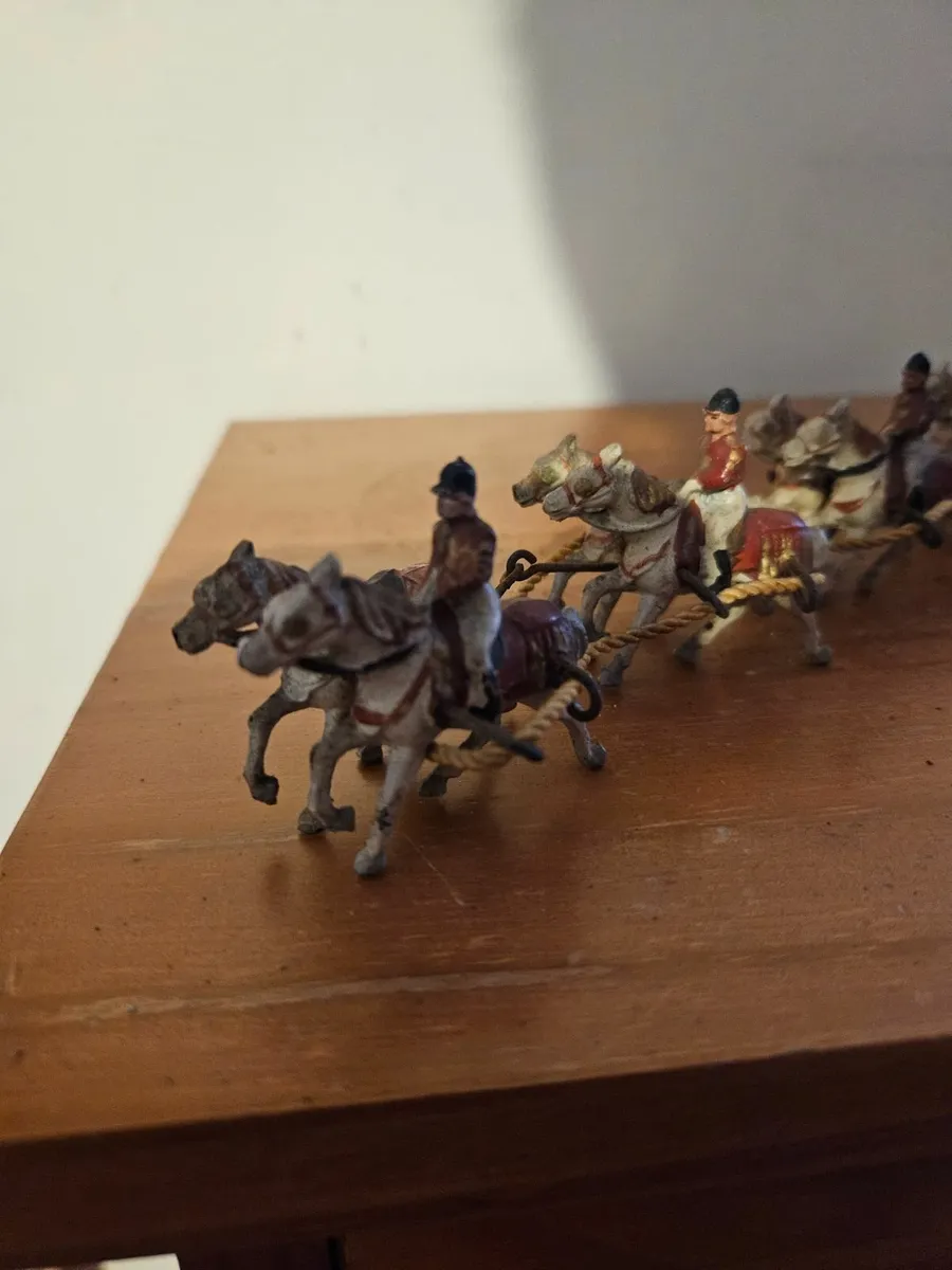 Vintage Britain's Johnhill Royal Carraige - Image 3