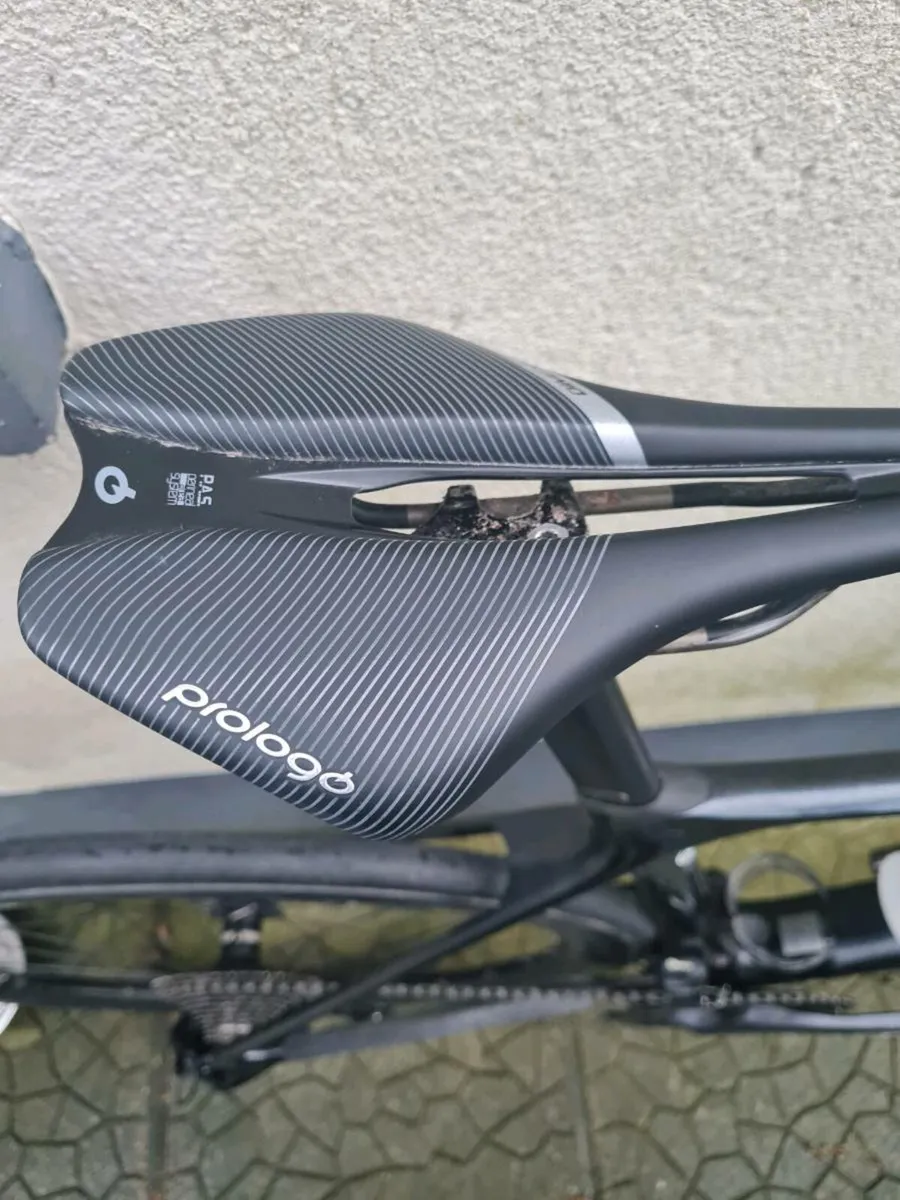 Giant road bike - Image 4