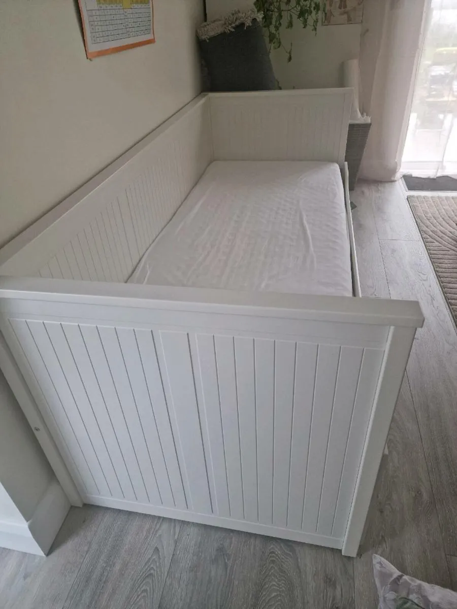 Hemnes day bed - Image 2