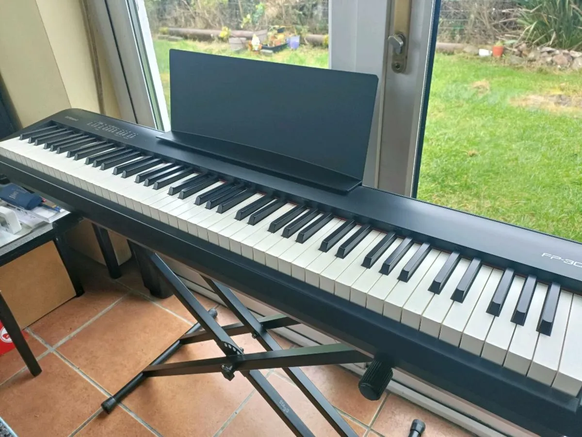 Digital Piano - Roland FP30 - Image 2