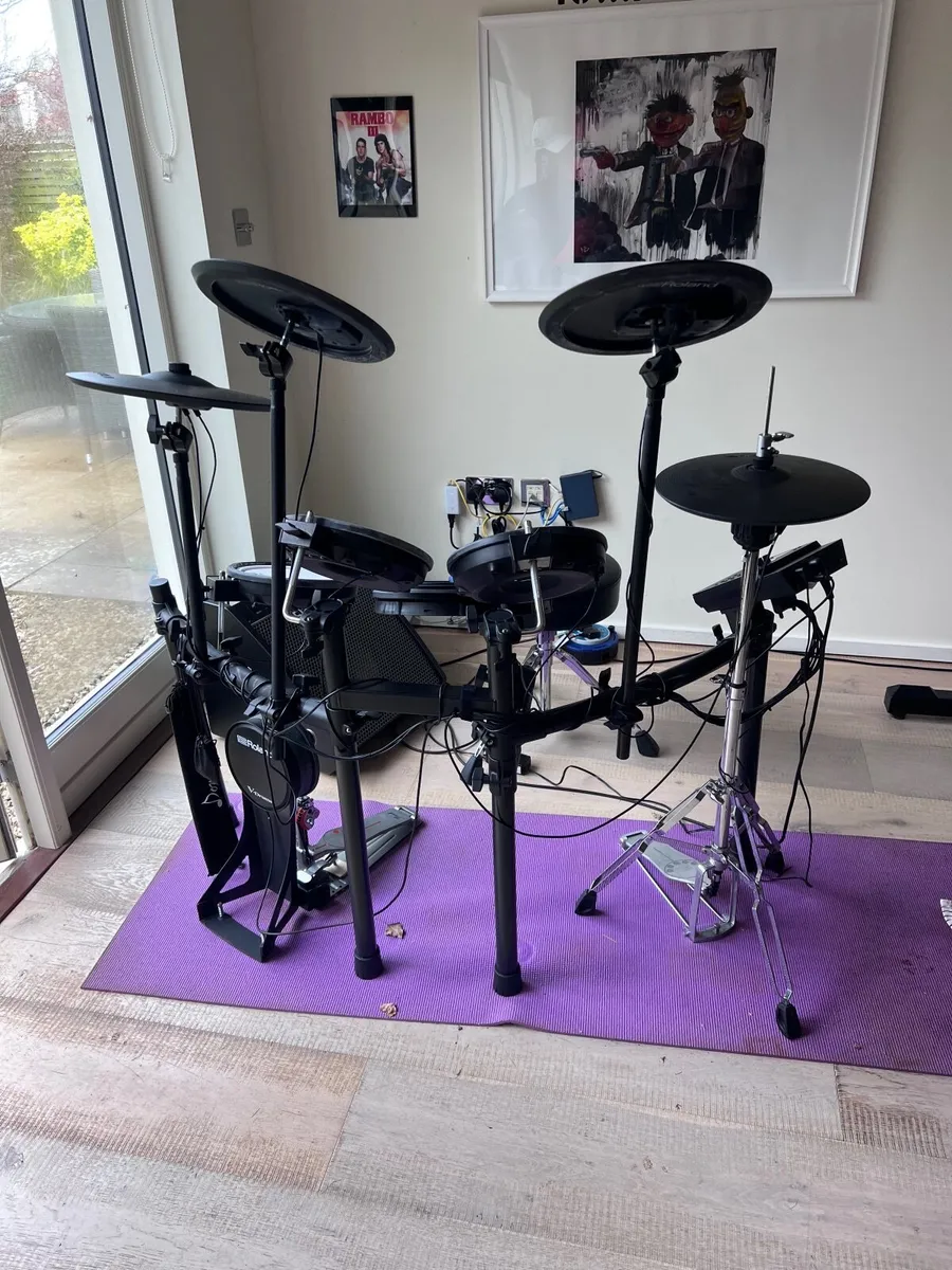 Electronic drum kit - Image 1