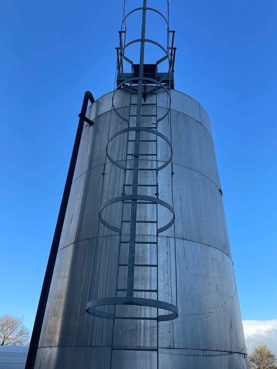 30,000 litre Oil tank - Image 1