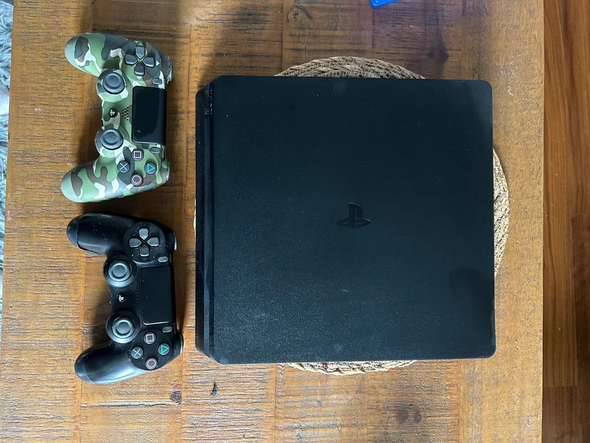 🎮📺 PlayStation 4 + Samsung 32” TV + 6 Games - Image 2