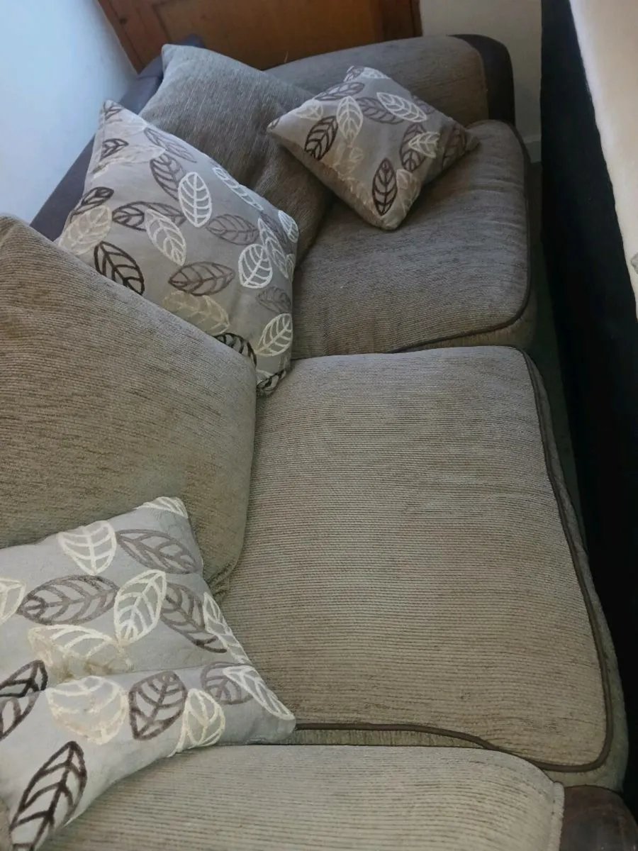 3 and 1 sofa - Image 2