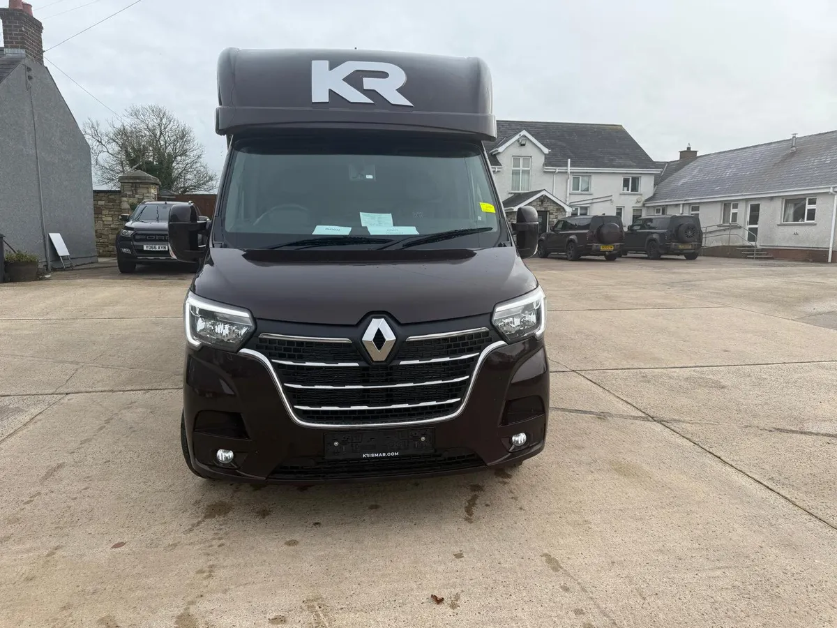 New Renault Master 5 Seater Automatic - Image 2