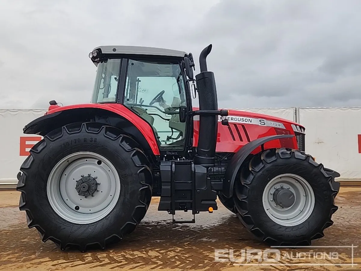 Unused Massey Ferguson 7724S - Image 2