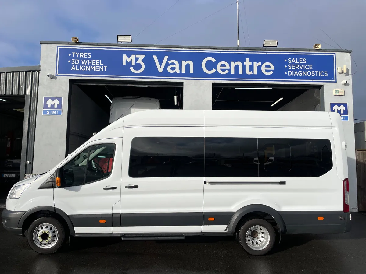 2018 Ford Transit 17 Seater Minibus - Image 3