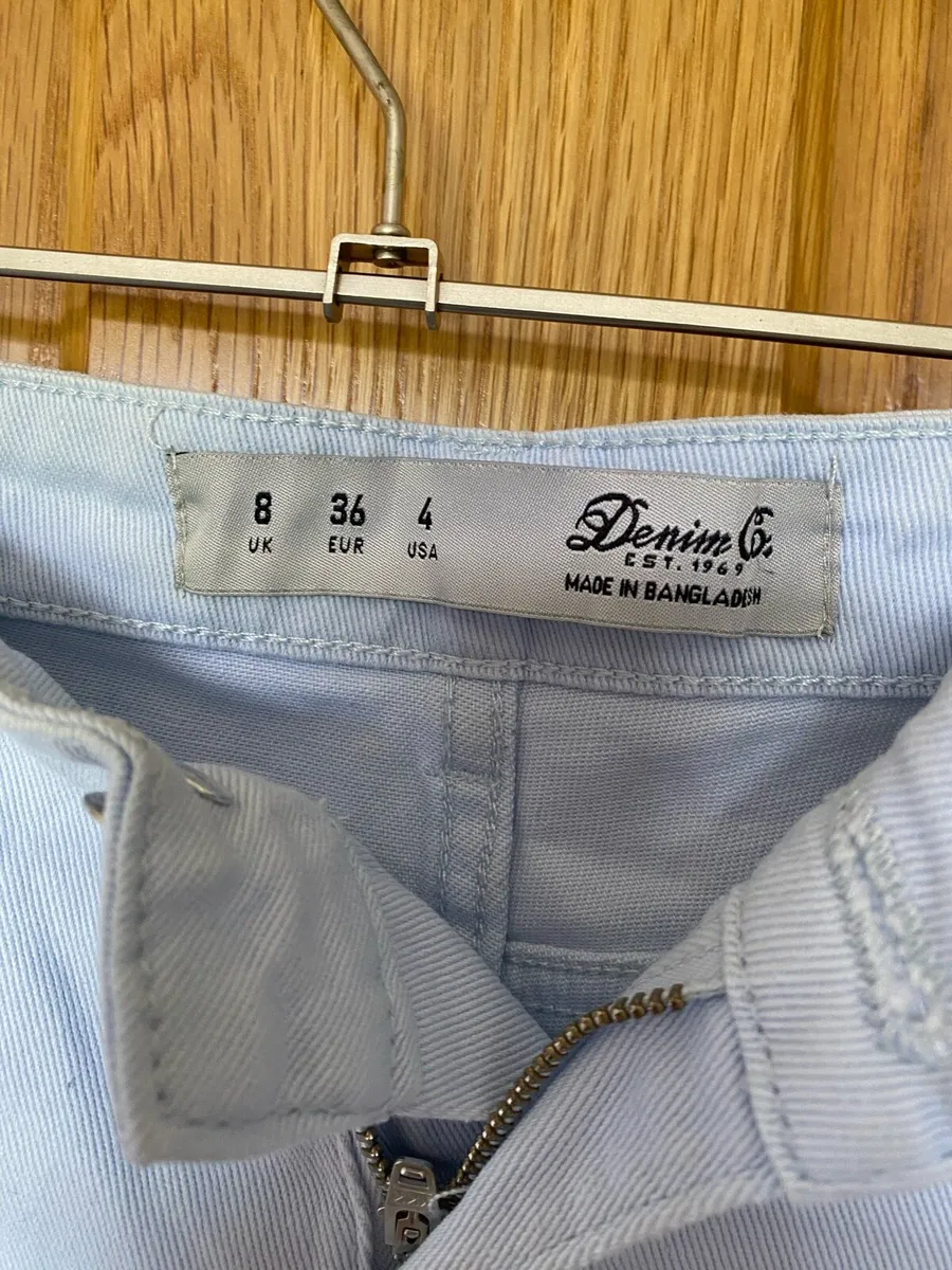 Women’s Denim & Co. Light Blue Denim Shorts - Image 2