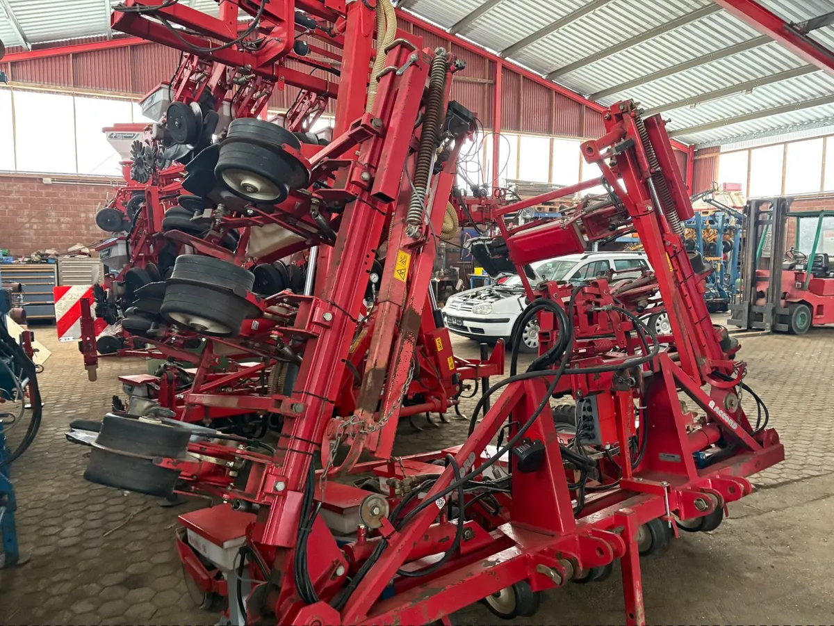 Accord 12 Row Beet Seeders - Image 2