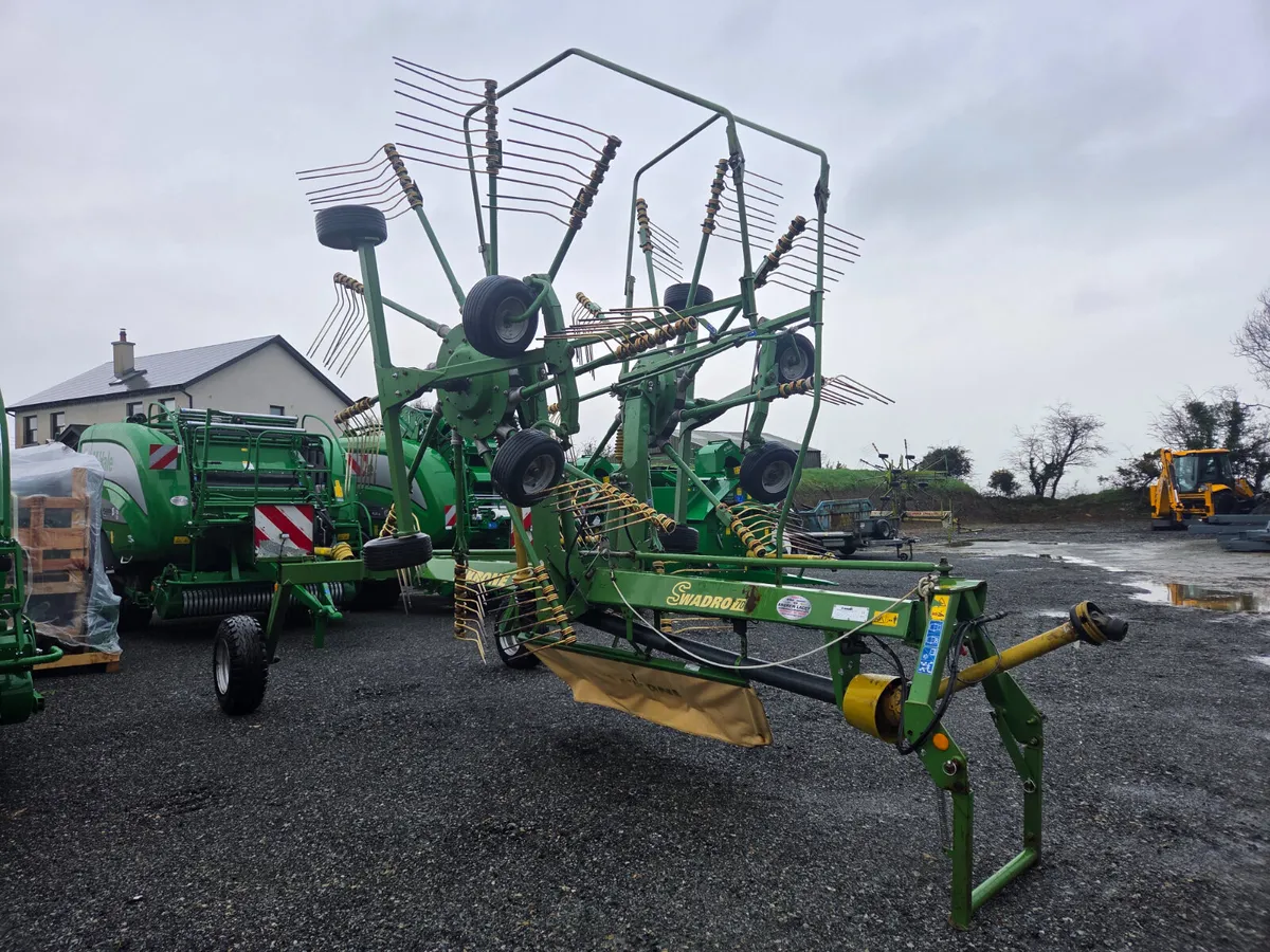 Krone--Swadro 700 Twin rotor rake - Image 1