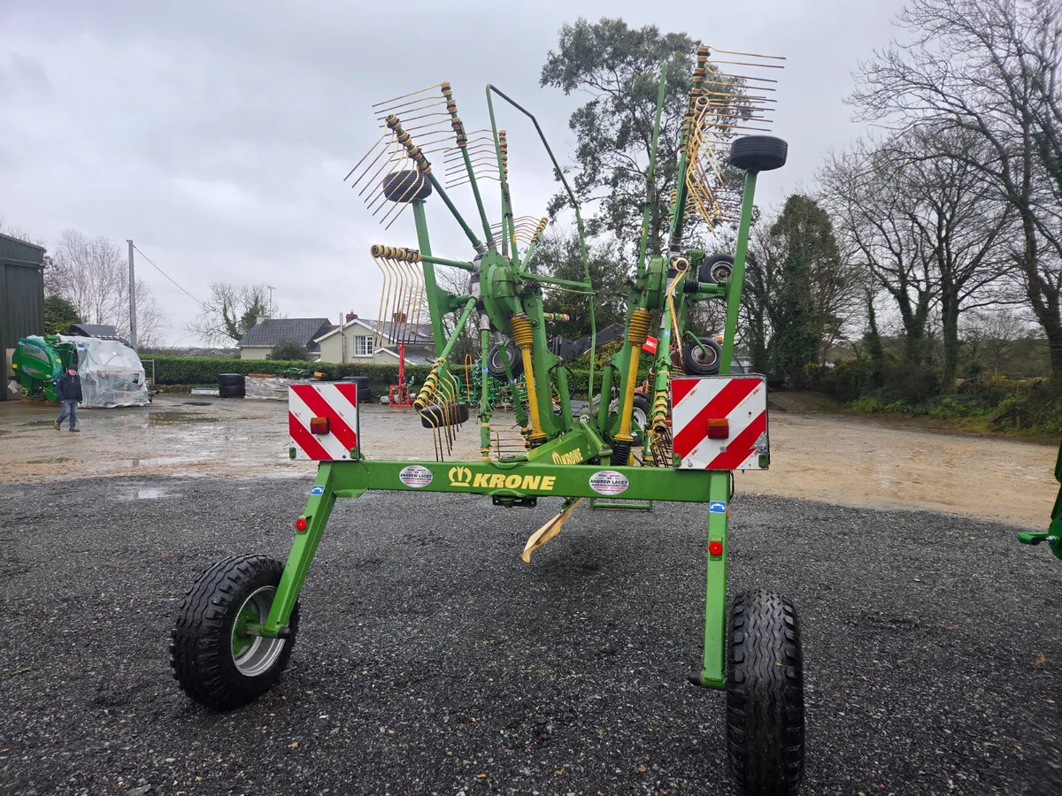 Krone--Swadro 700 Twin rotor rake - Image 4