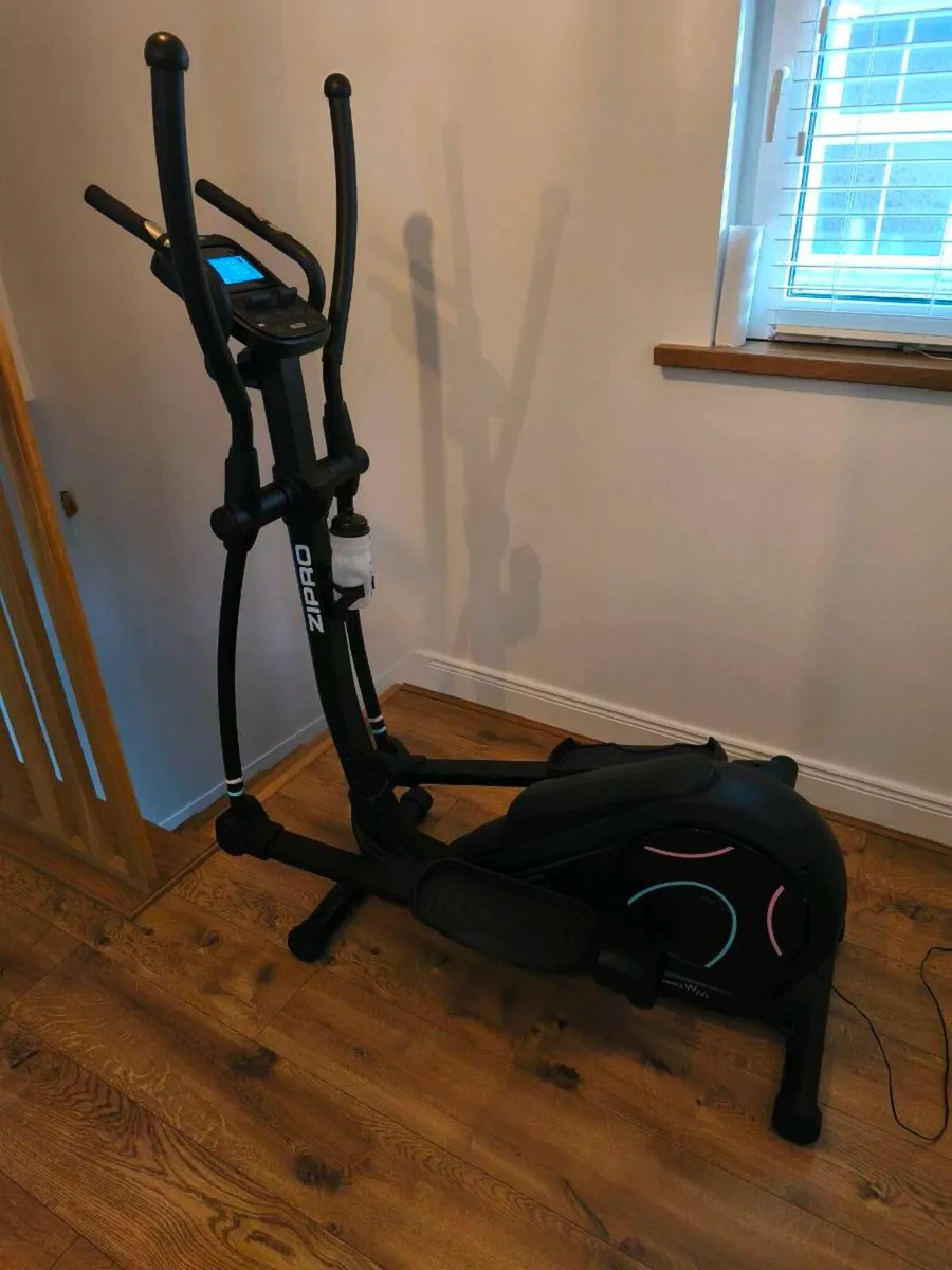 Elliptical cross trainer - Image 1