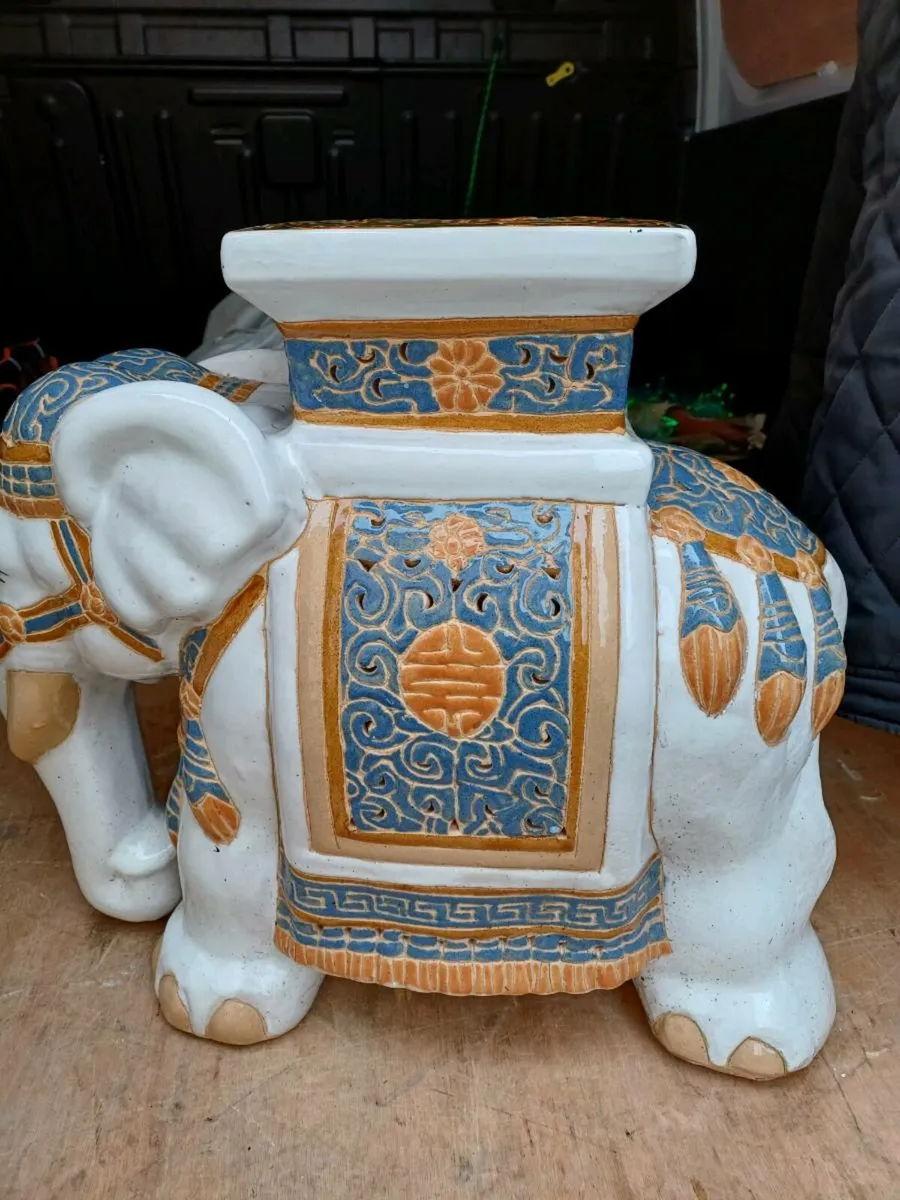 1970s Ceramic Elephant Plant Stand - Image 2