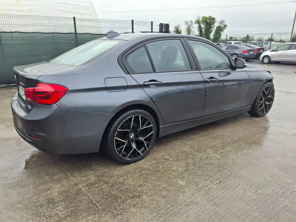 172 Bmw 320D Automatic - Image 3