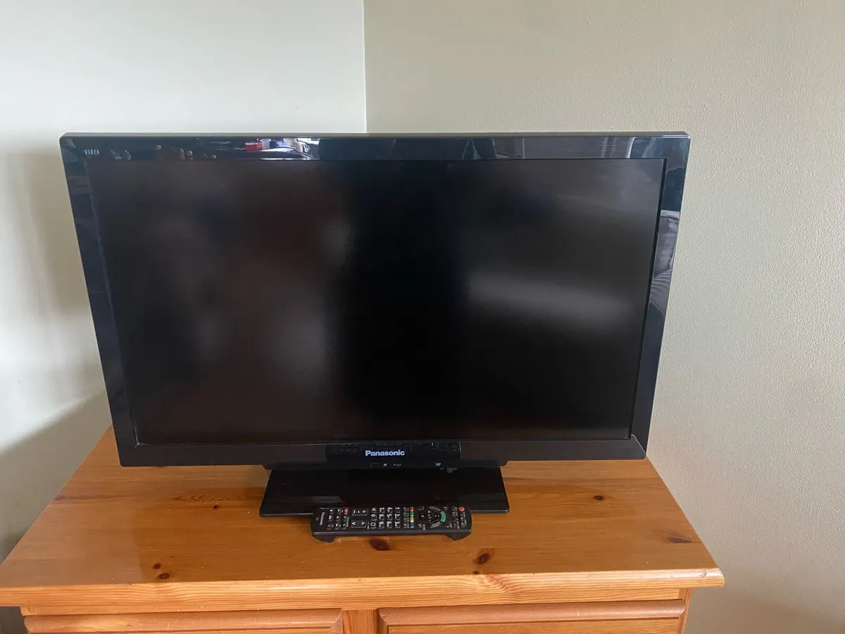 32 inch Tv - Image 2