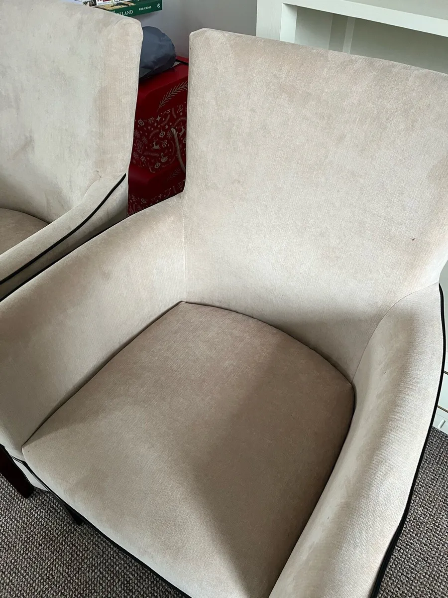 2 chairs - Image 2
