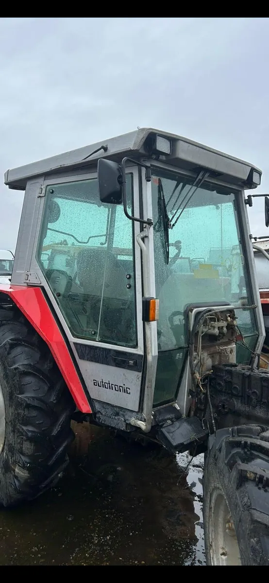 Massey Ferguson 3000 Cab - Image 1