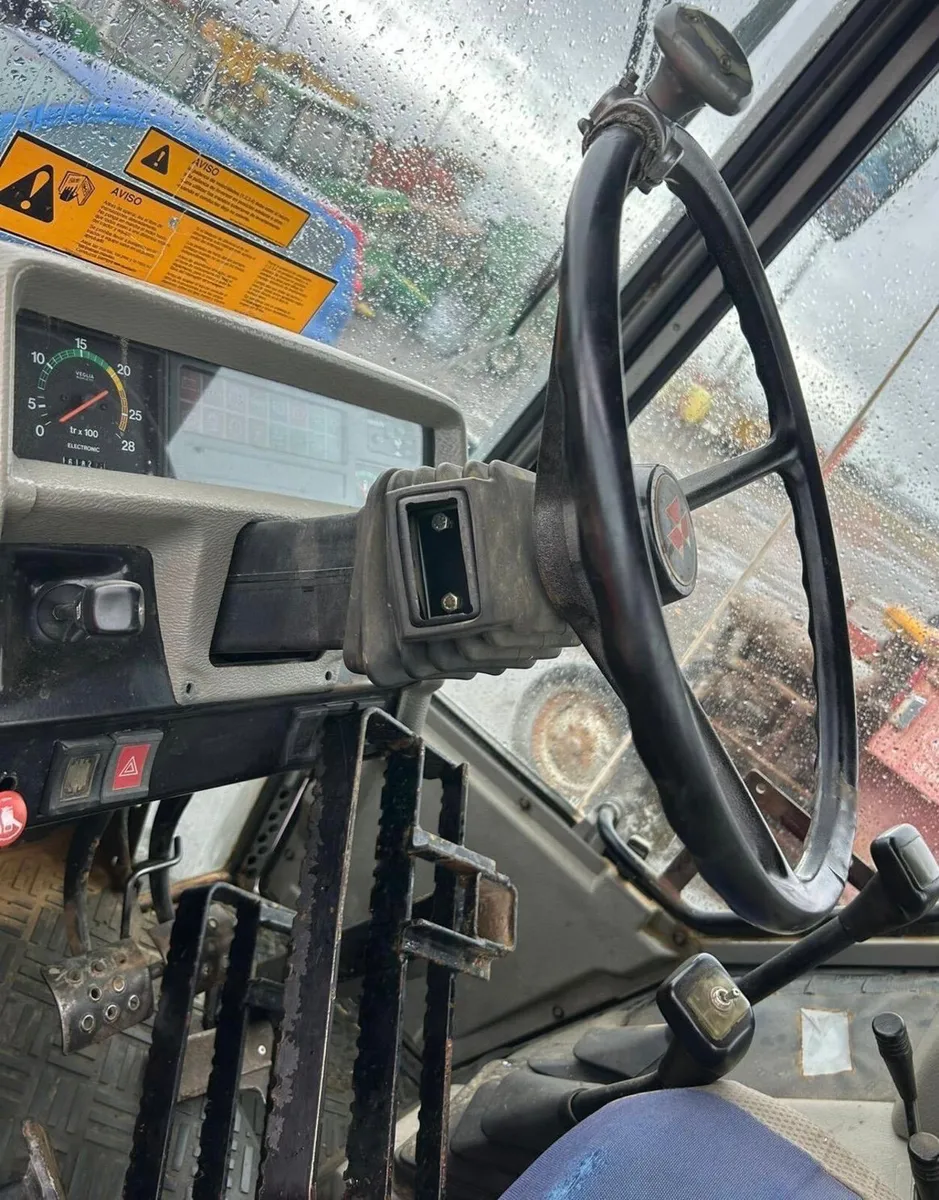 Massey Ferguson 3000 Cab - Image 3