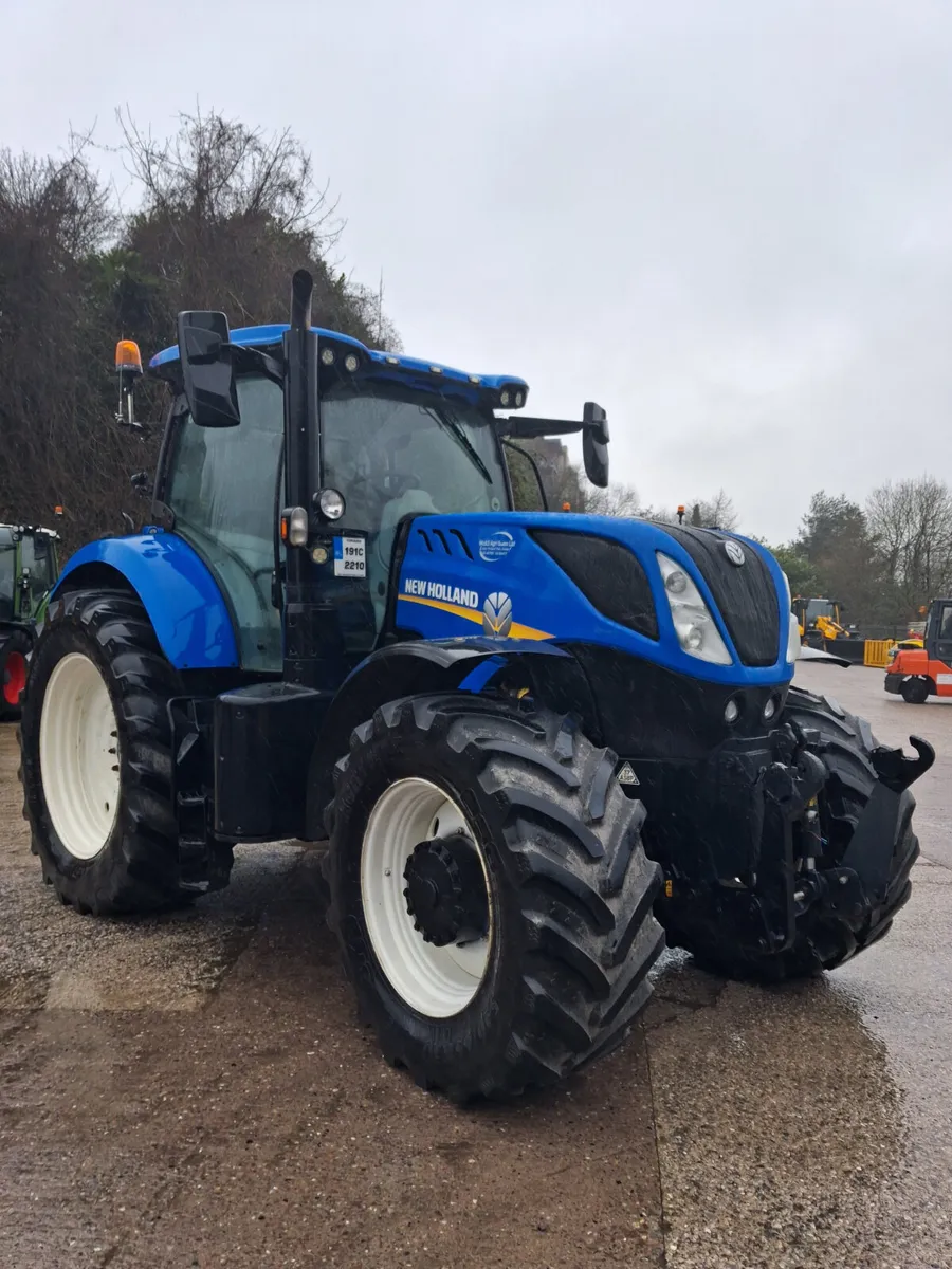 New Holland T7.230 - Image 2