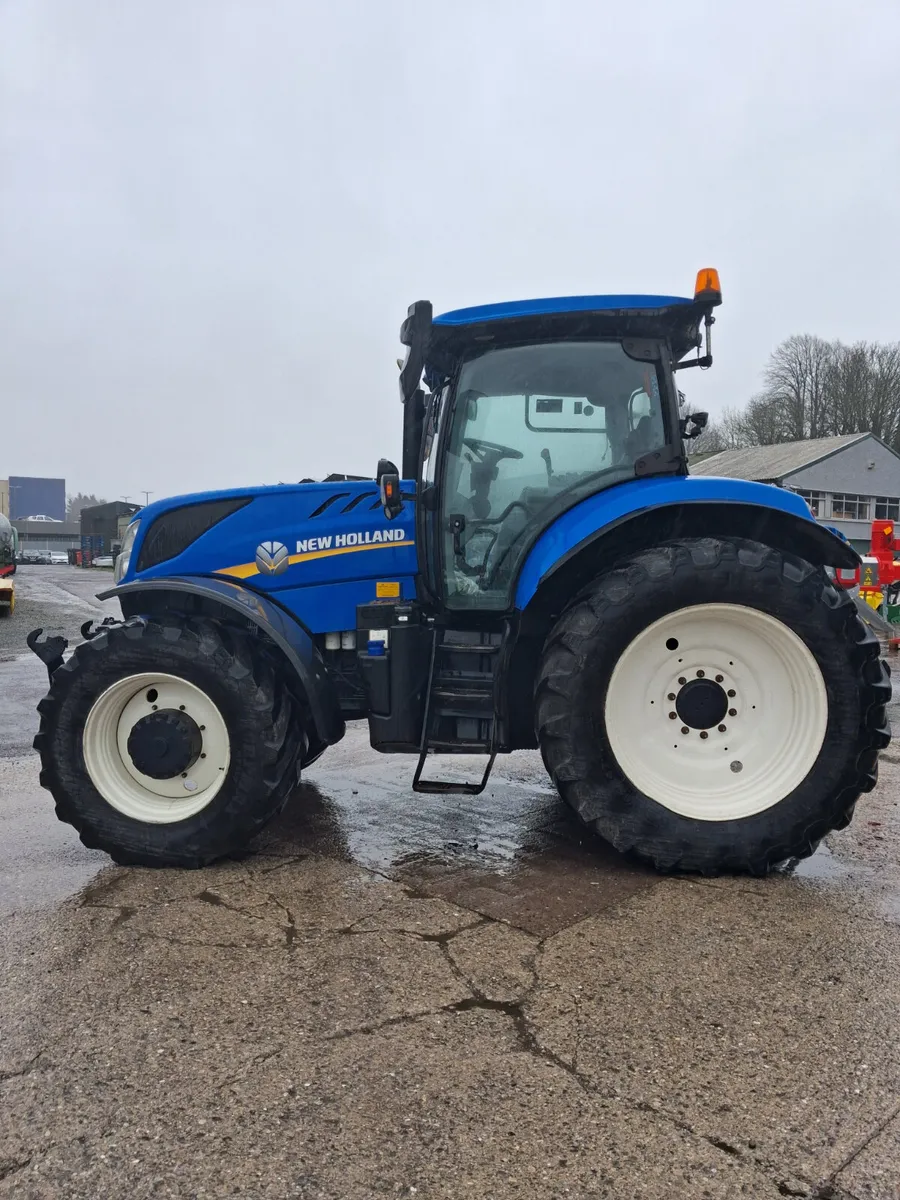 New Holland T7.230 - Image 4