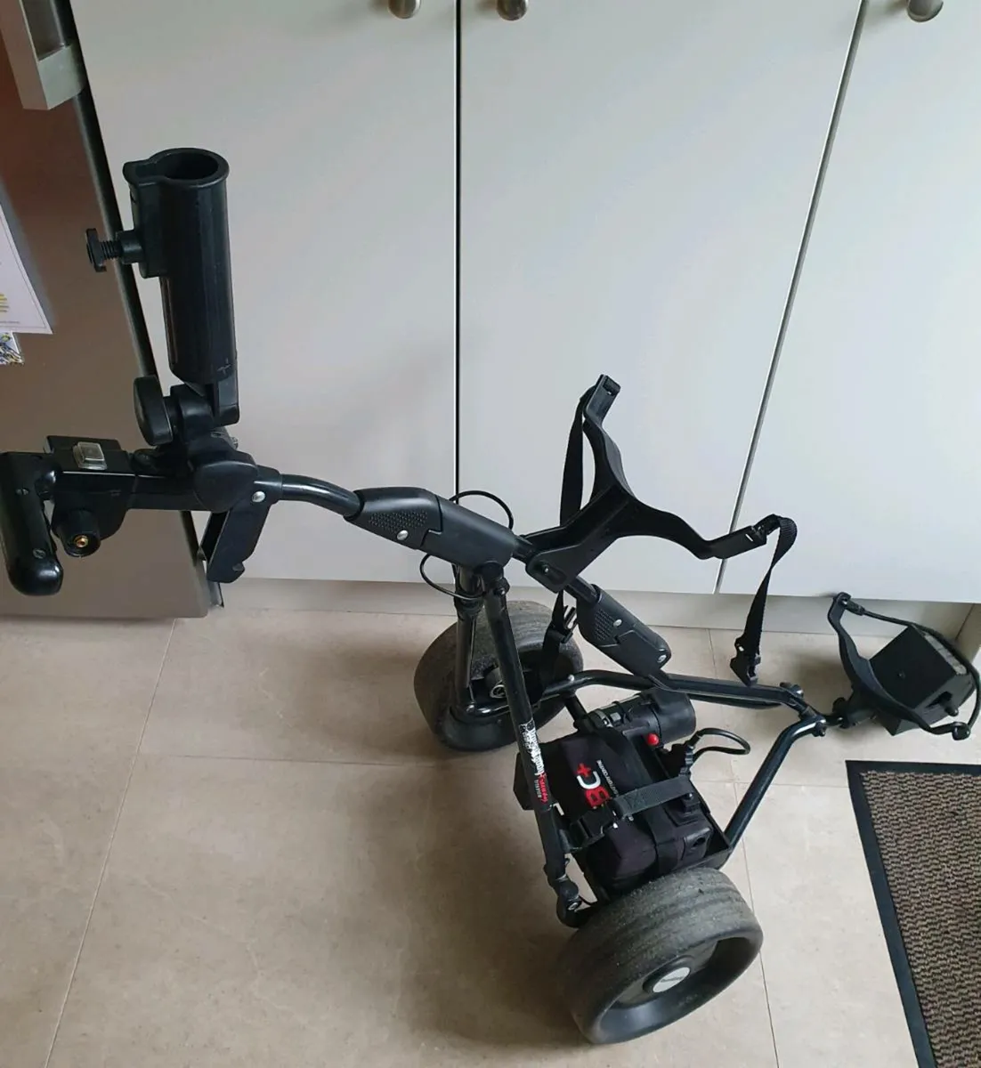 Powakaddy Freeway trolley with lithium battery - Image 2