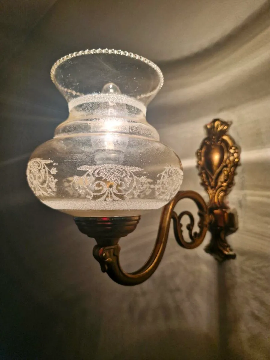 Antique brass light wall sconce - Image 1
