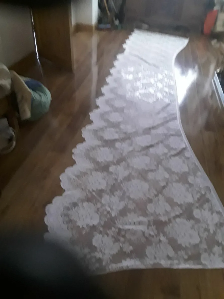 Lovely lace curtains sold together or individually - Image 3