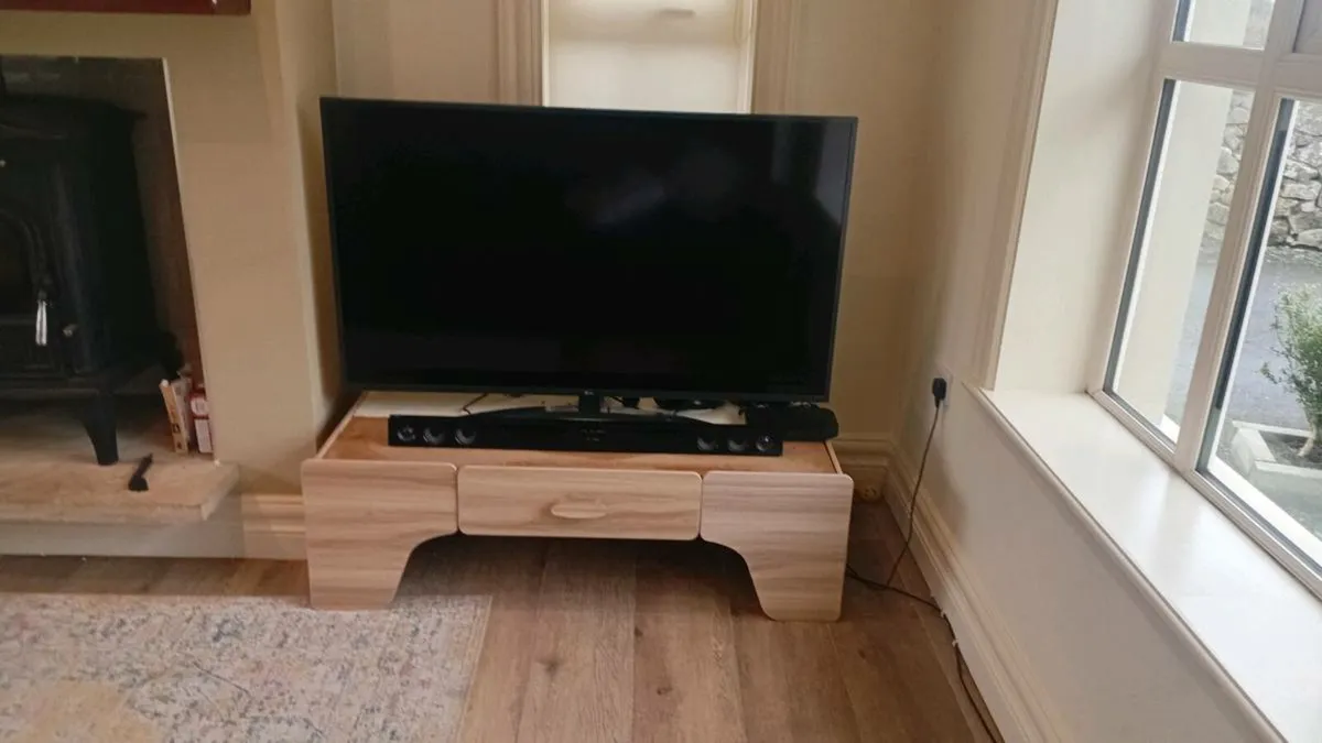 Television LG 4K ULTRA HD Smart TV - Image 3