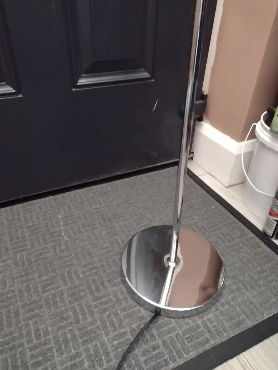 Heavy chrome floor lamp - Image 3