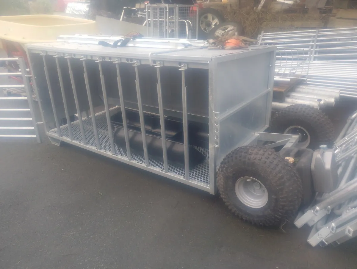 Creep feedersand 10 foot hurdles - Image 1