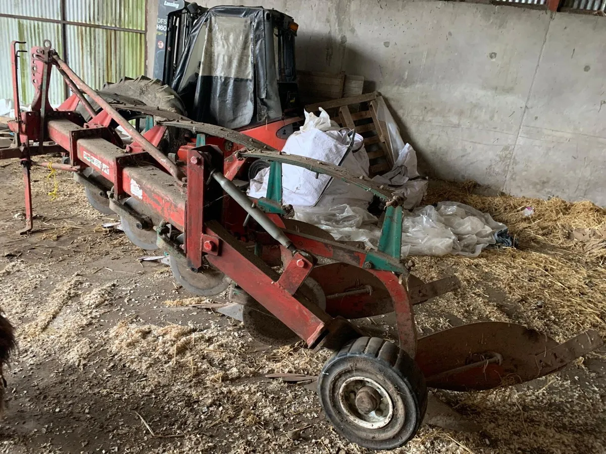 KVERNELAND 4 X 14" NO8 MODEL A - Image 2