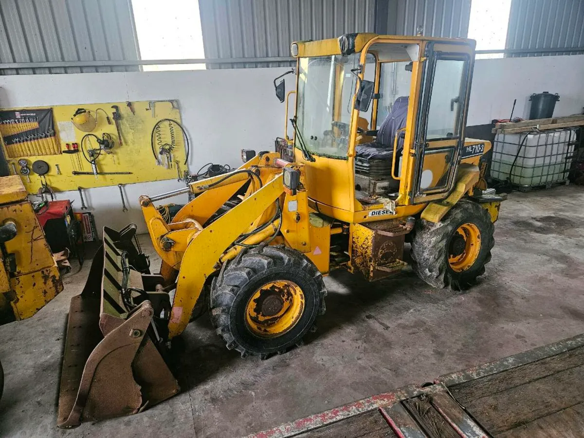 Hyundai loader - Image 1