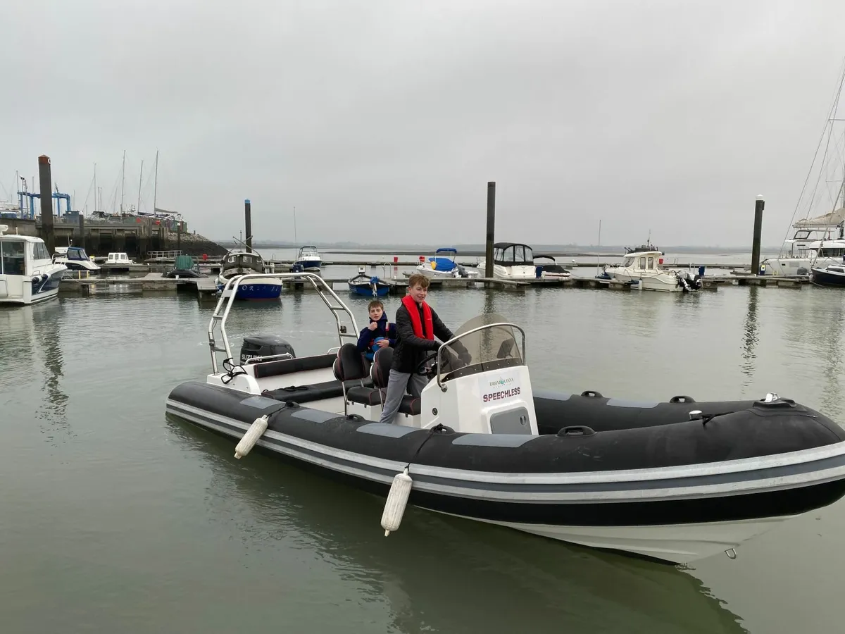 7.4 M REDBAY Fully serviced - Image 1