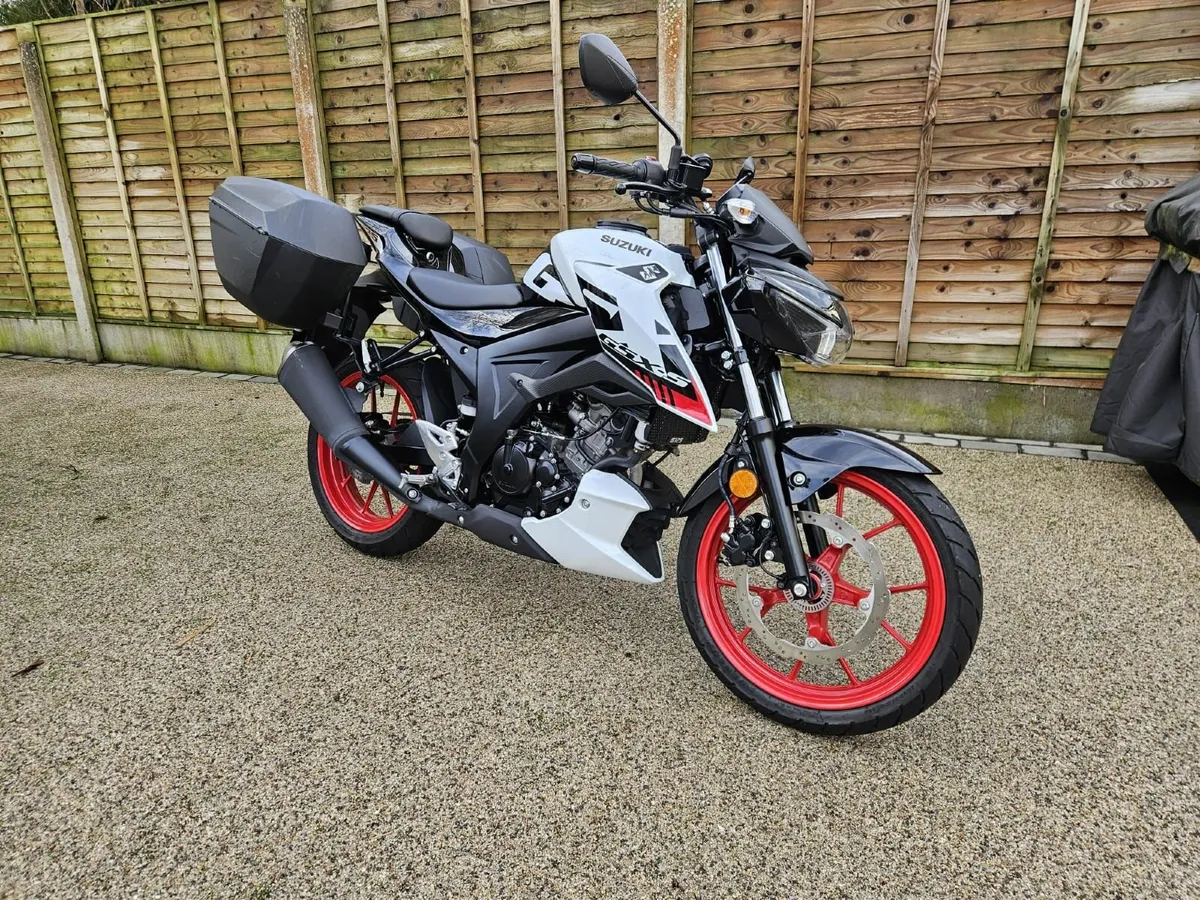 Suzuki GSX S125 IMMACULATE CONDITION - Image 1