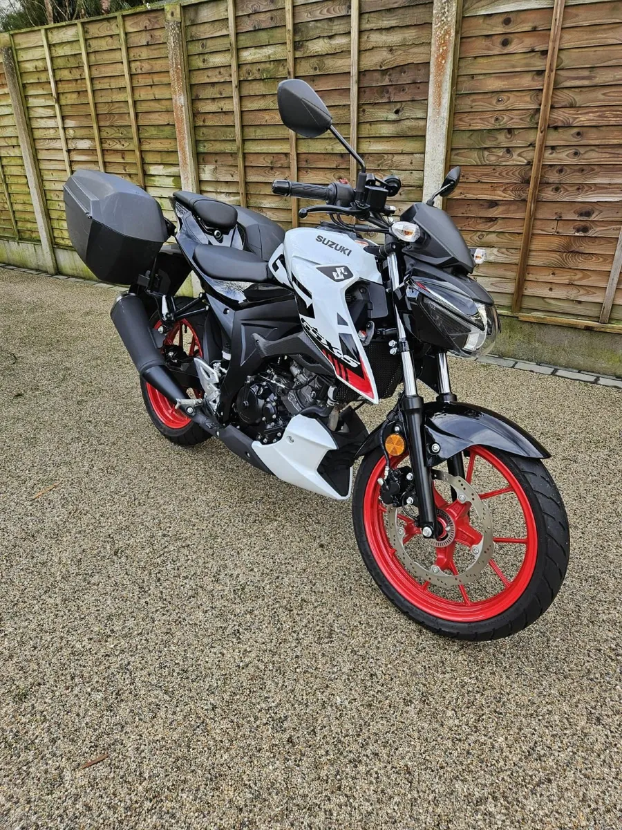 Suzuki GSX S125 IMMACULATE CONDITION - Image 2