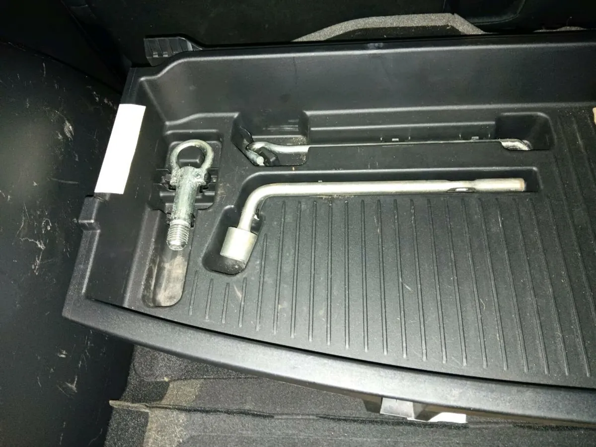 Mazda 5, Seven seater,  Breaking Parts - Image 4