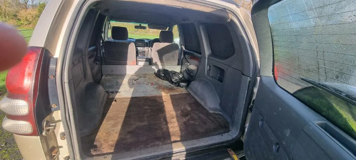 Toyota Landcruiser - Image 4