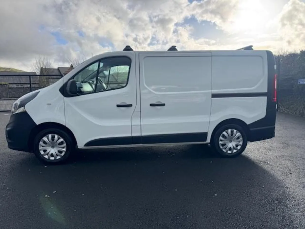 Vauxhall Vivaro - N.I. Registered - Image 4