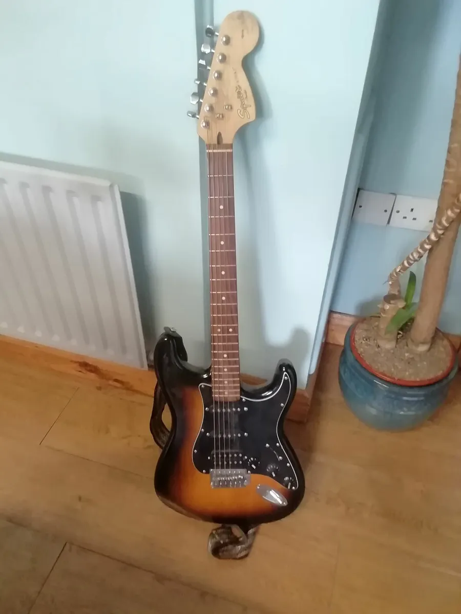 Fender Squire Stratocaster - Image 1