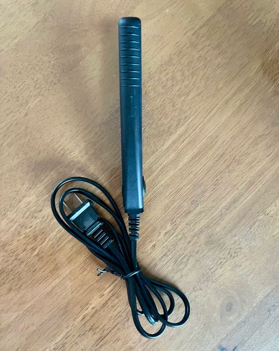 Hair Straightener - Image 2