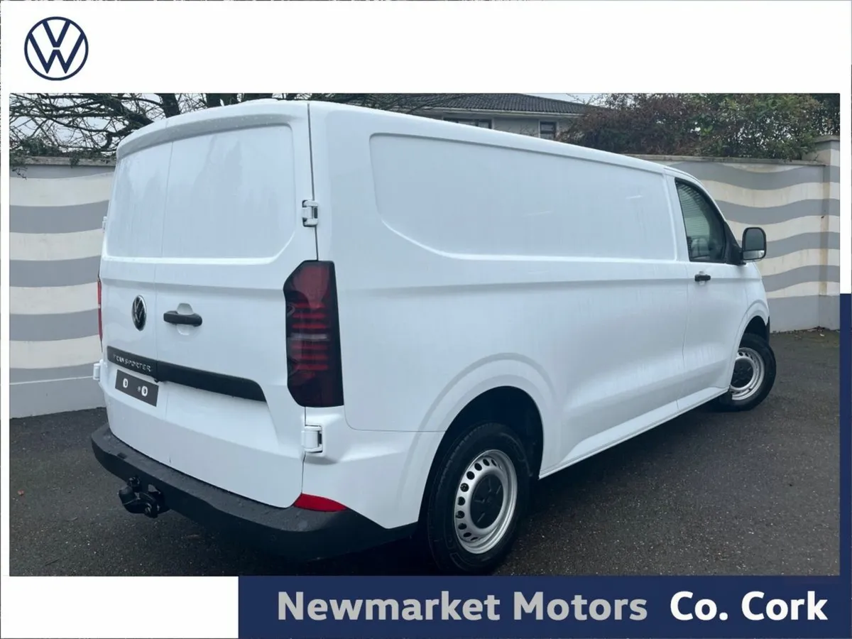 Volkswagen Transporter LONG WHEEL BASE 150BHP AUTO - Image 3