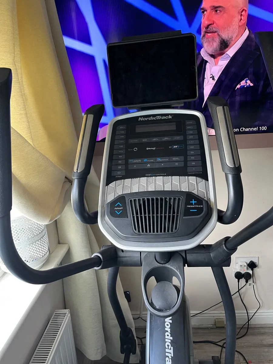 Elliptical nordictrack crosstrainer - Image 2