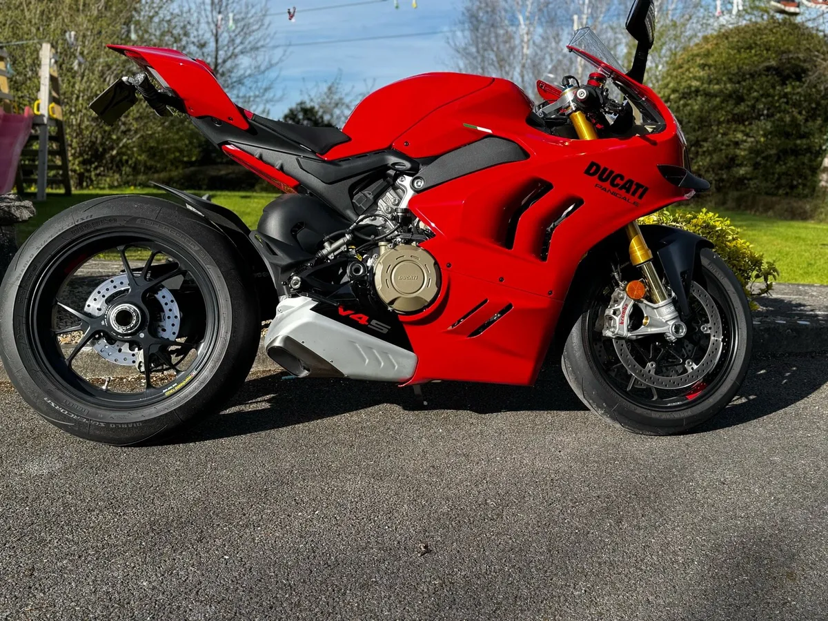 Ducati Panigale V4S - Image 2