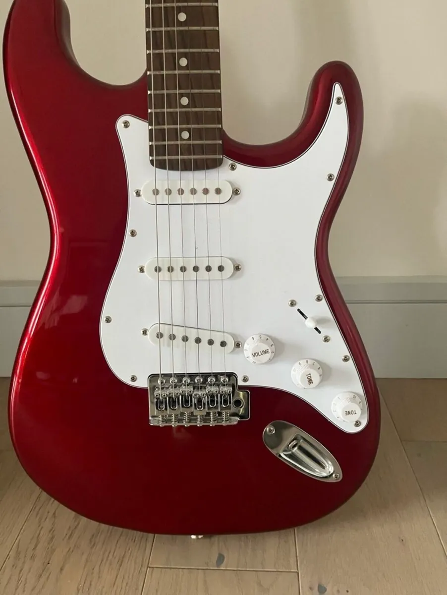 Electric Guitar - Image 2