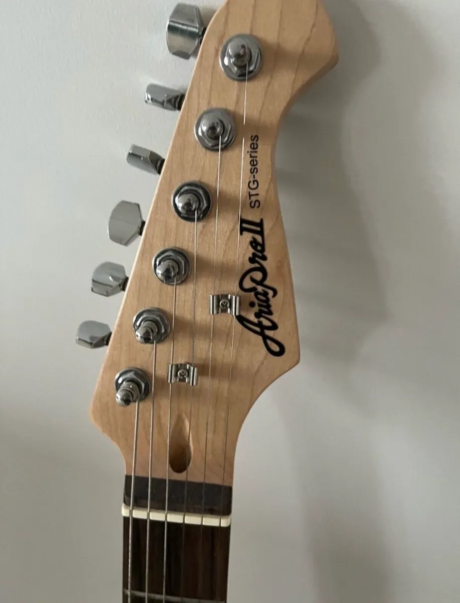 Electric Guitar - Image 3