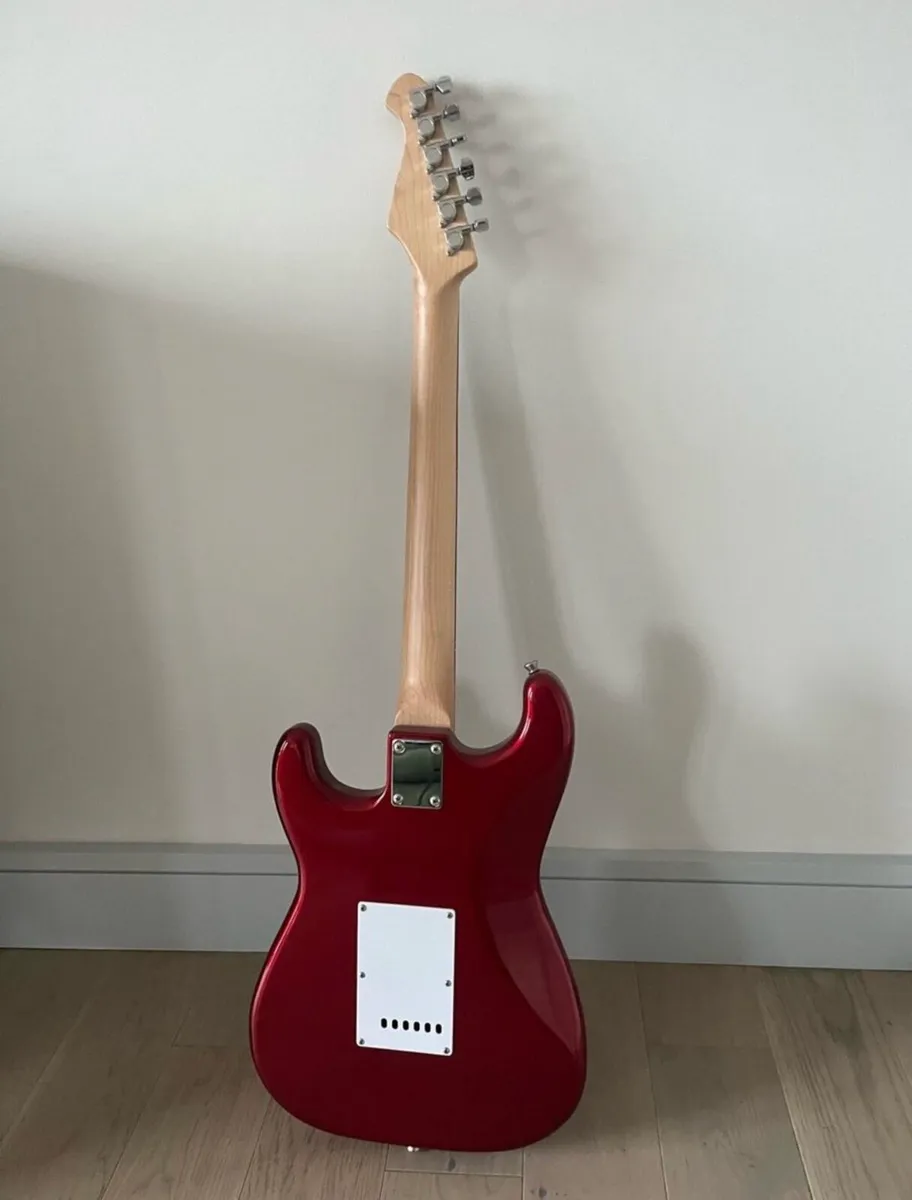 Electric Guitar - Image 4