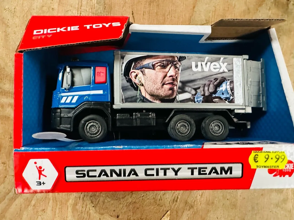 80 PIECES BRANDED STAR WARS - MARVEL TOYS ETC - Image 4